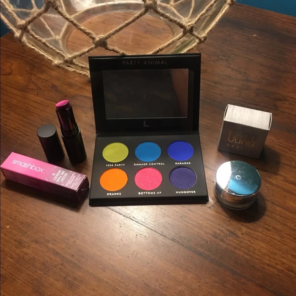 Makeup bundle